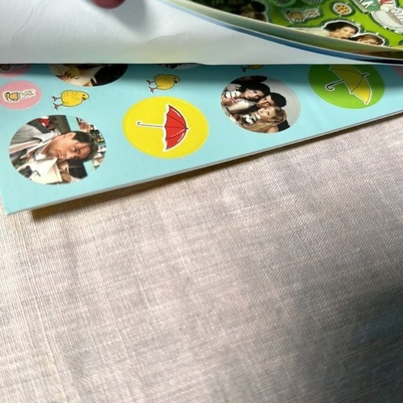 FRIENDS the TV SHOW STICKERS 250 scrapbook stickers NEW Matthew Perry - Picture 7 of 9